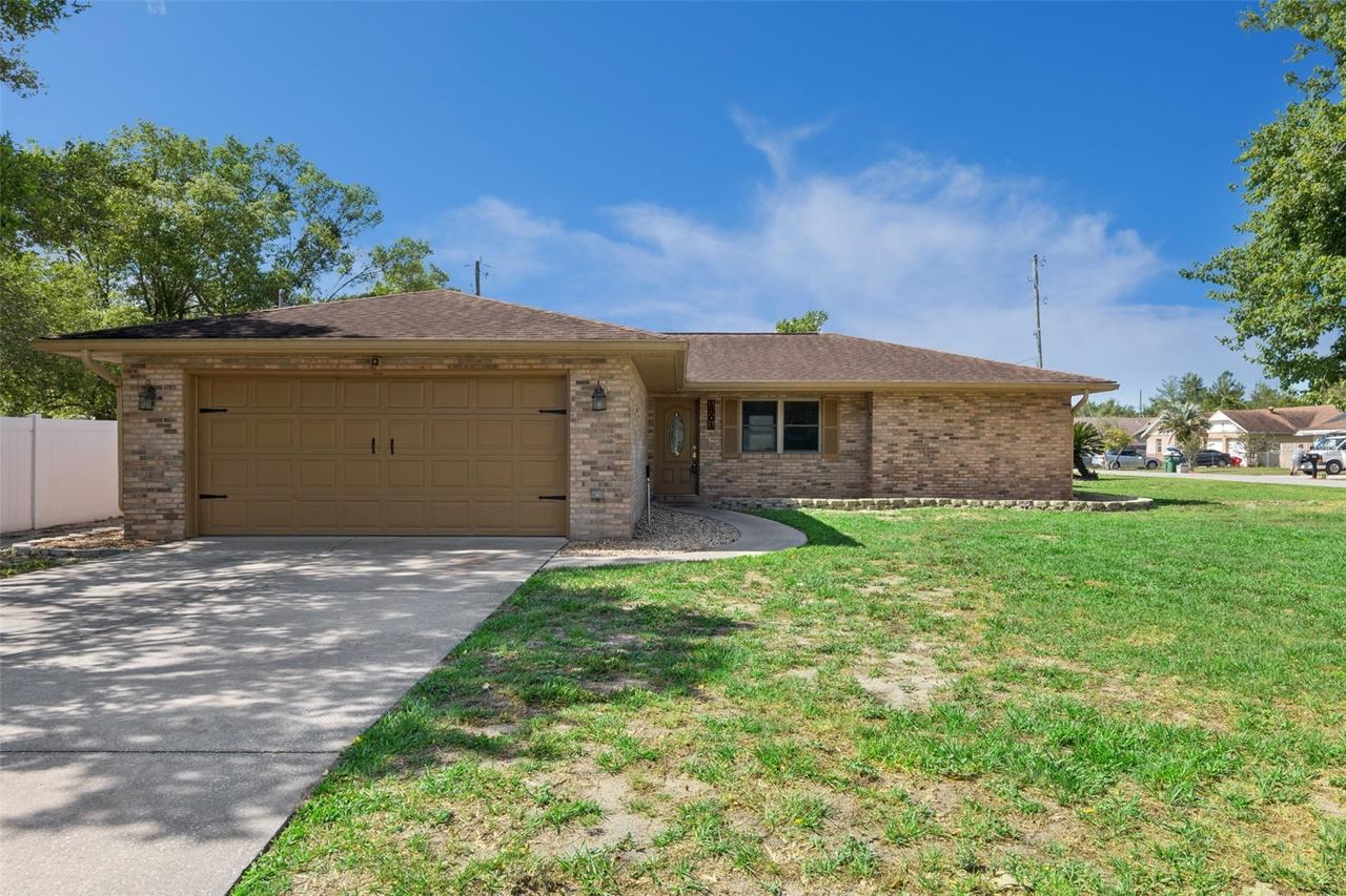 1001 Norwood Dr., Deltona, FL 32725