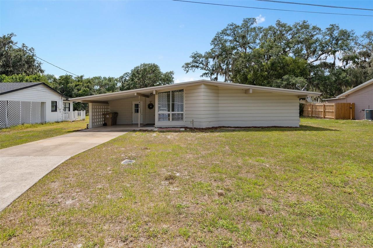 455 Belle Ayre Dr., Mount Dora, FL 32757