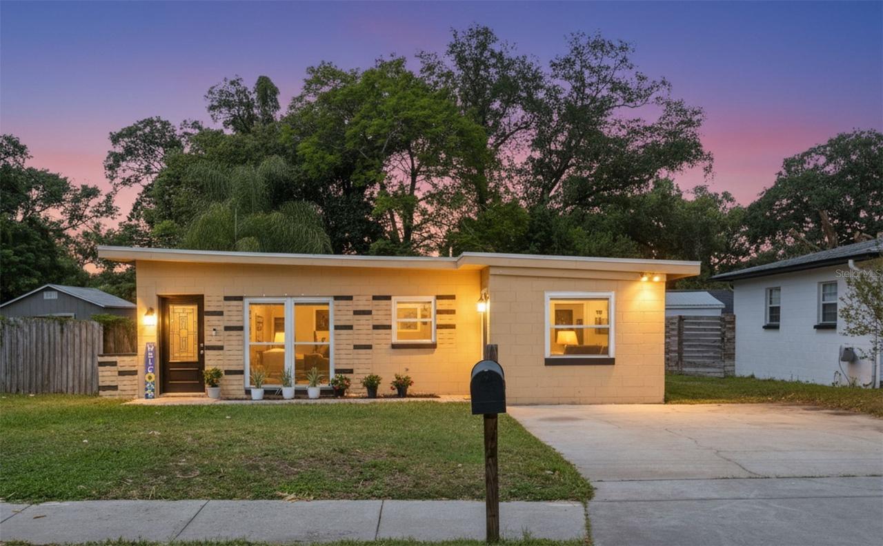 1909 White Ave., Orlando, FL 32806