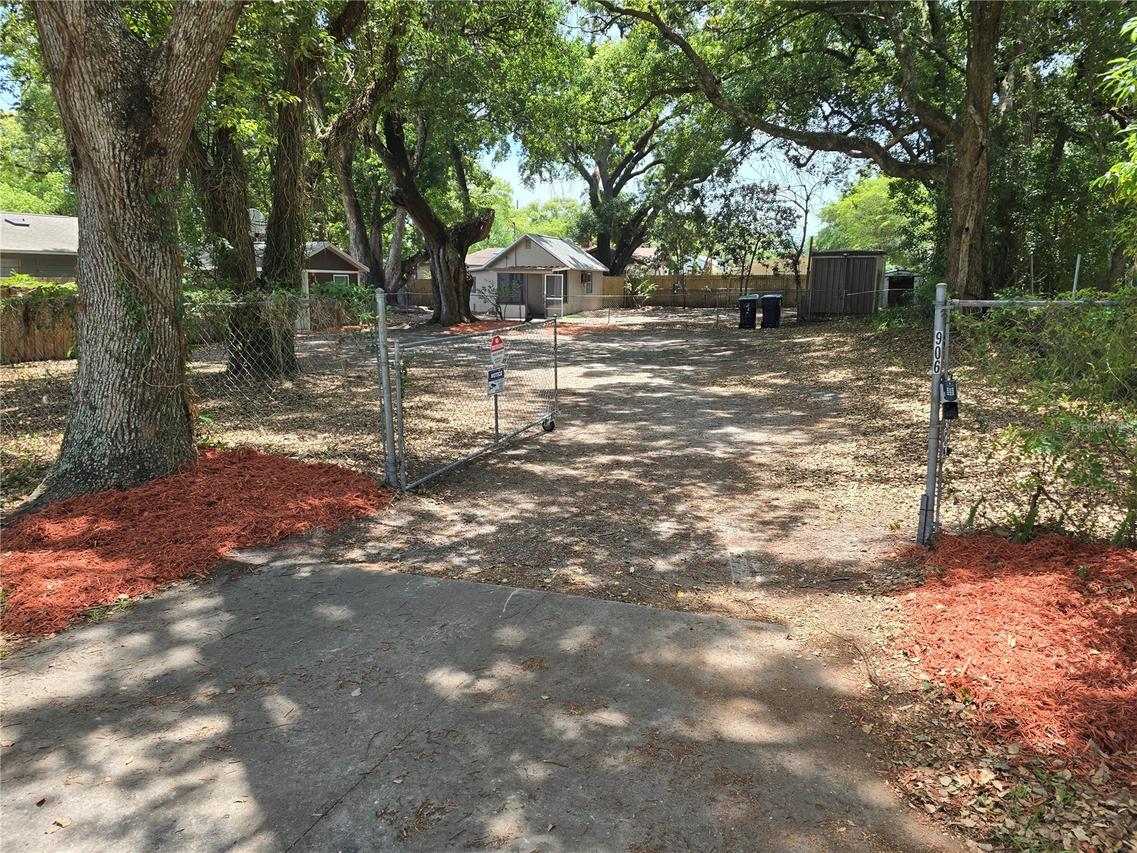 906 24th St., Orlando, FL 32805