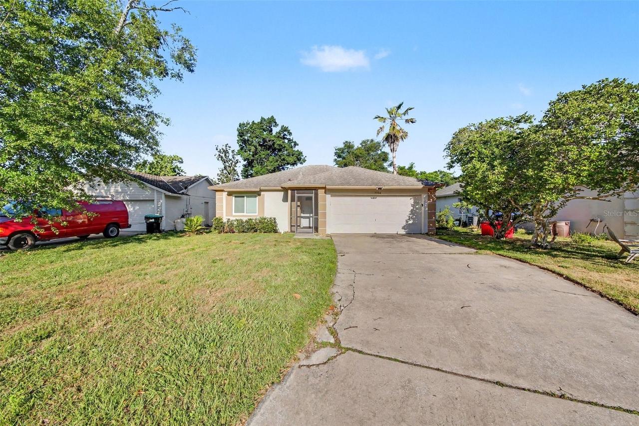 7734 Lakeside Woods Dr., Orlando, FL 32810
