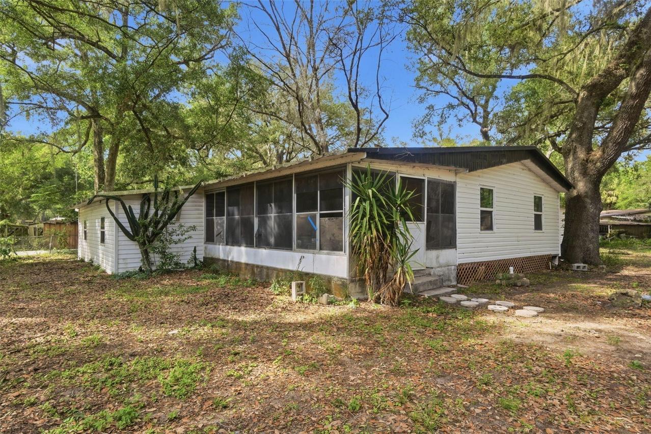 6945 NE 5th Pl., Ocala, FL 34470