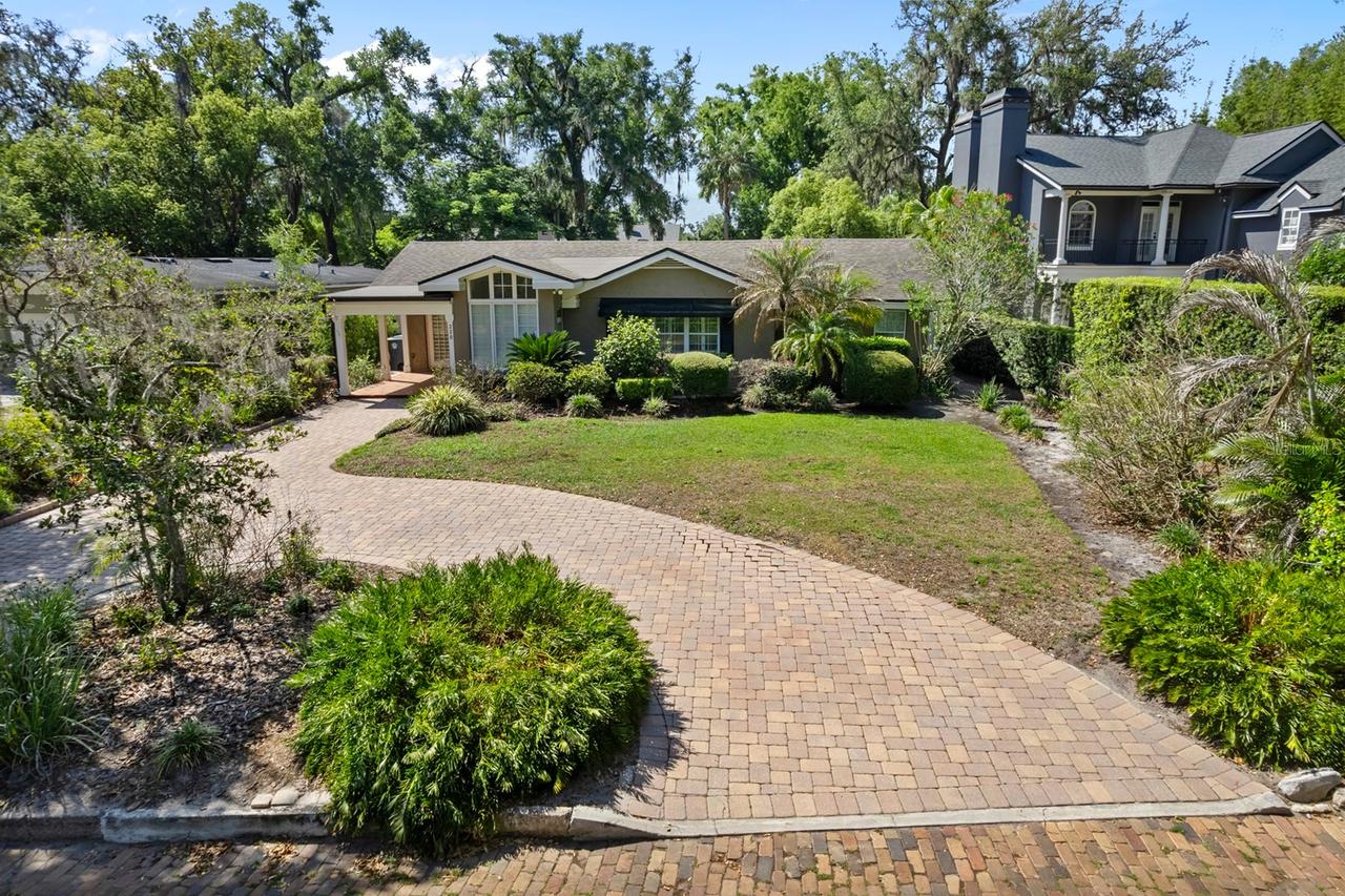 220 W Reading Way, Winter Park, FL 32789
