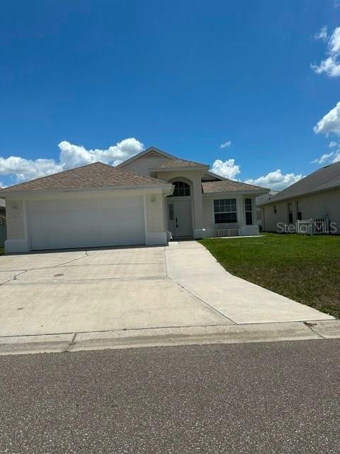 1525 Challenger Ave., Davenport, FL 33897