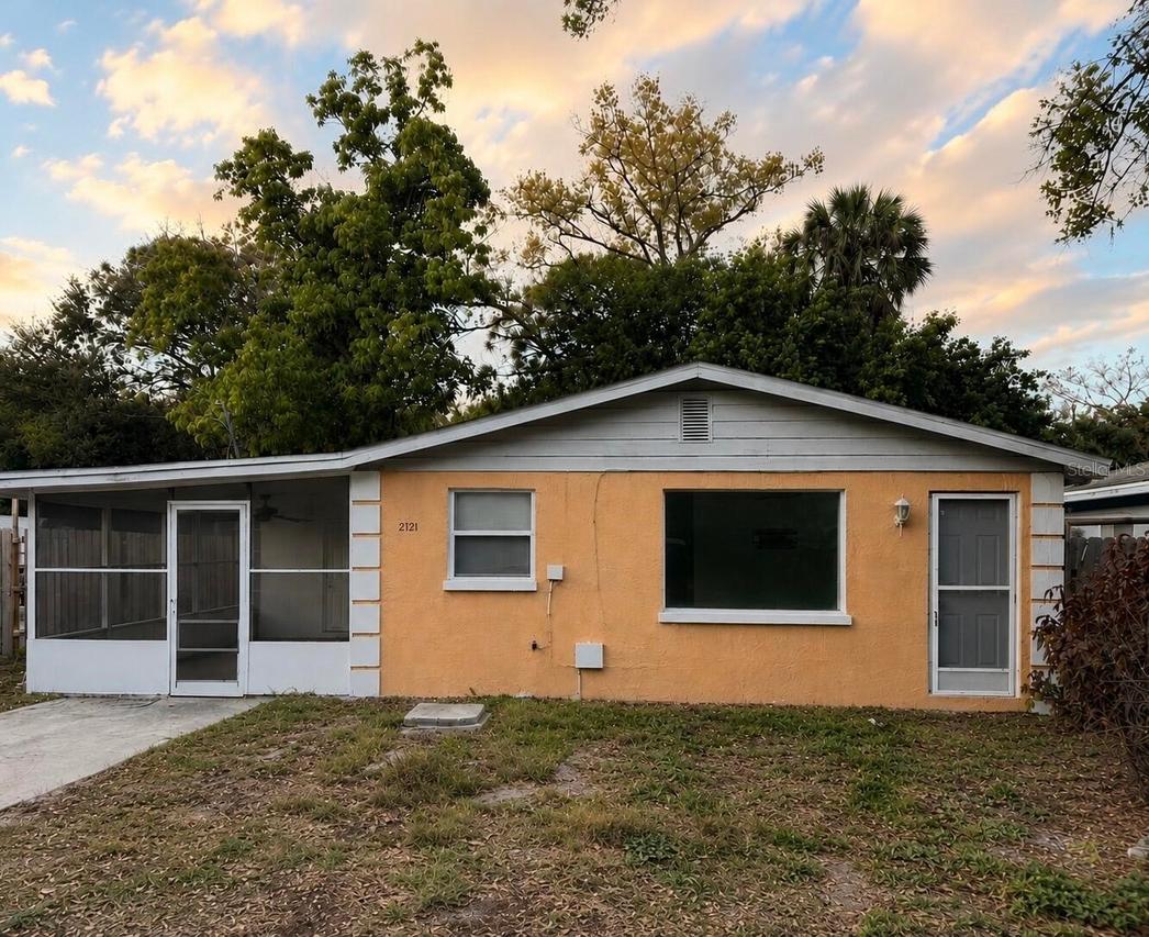 2121 33rd St., Sarasota, FL 34234