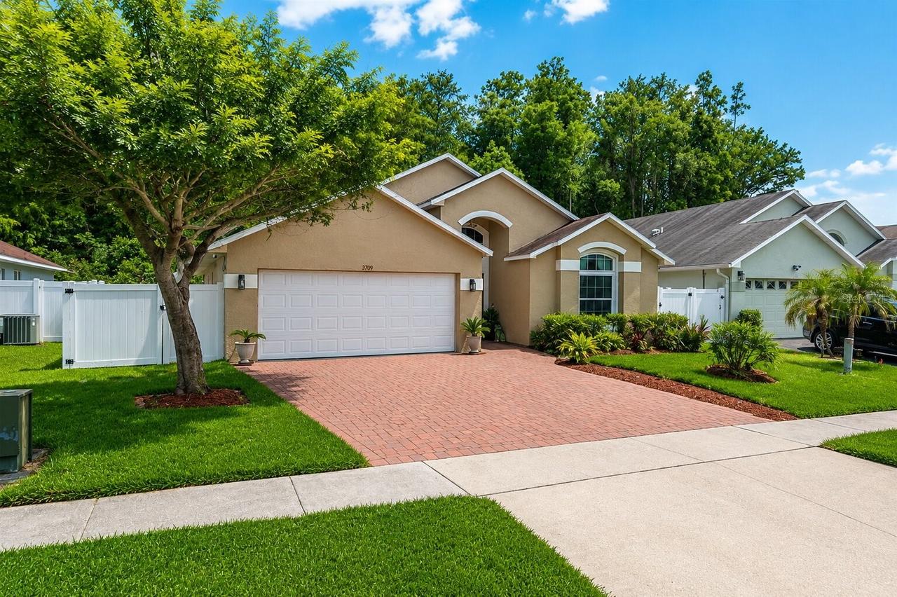 2490 Shelby Cir., Kissimmee, FL 34743