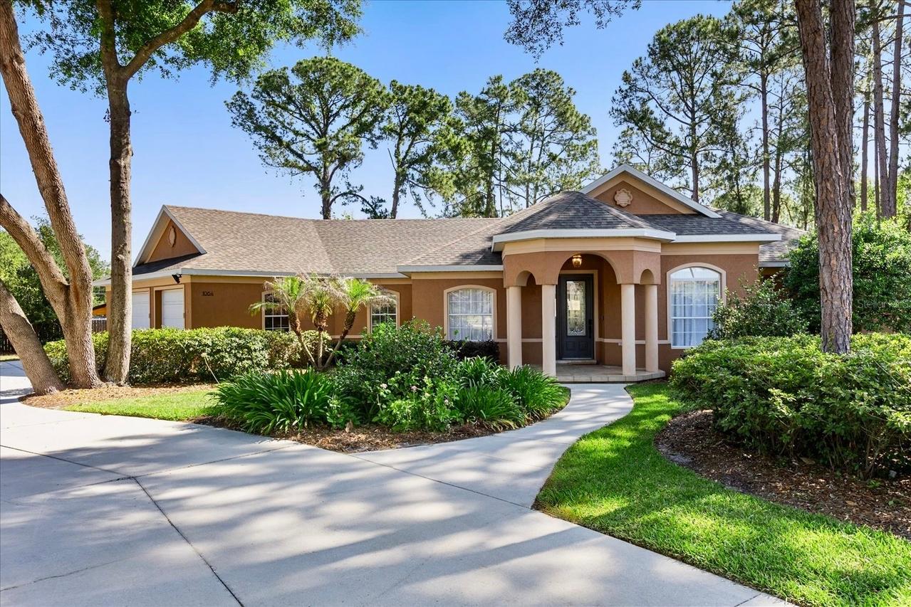 1064 Ceasars Ct., Mount Dora, FL 32757