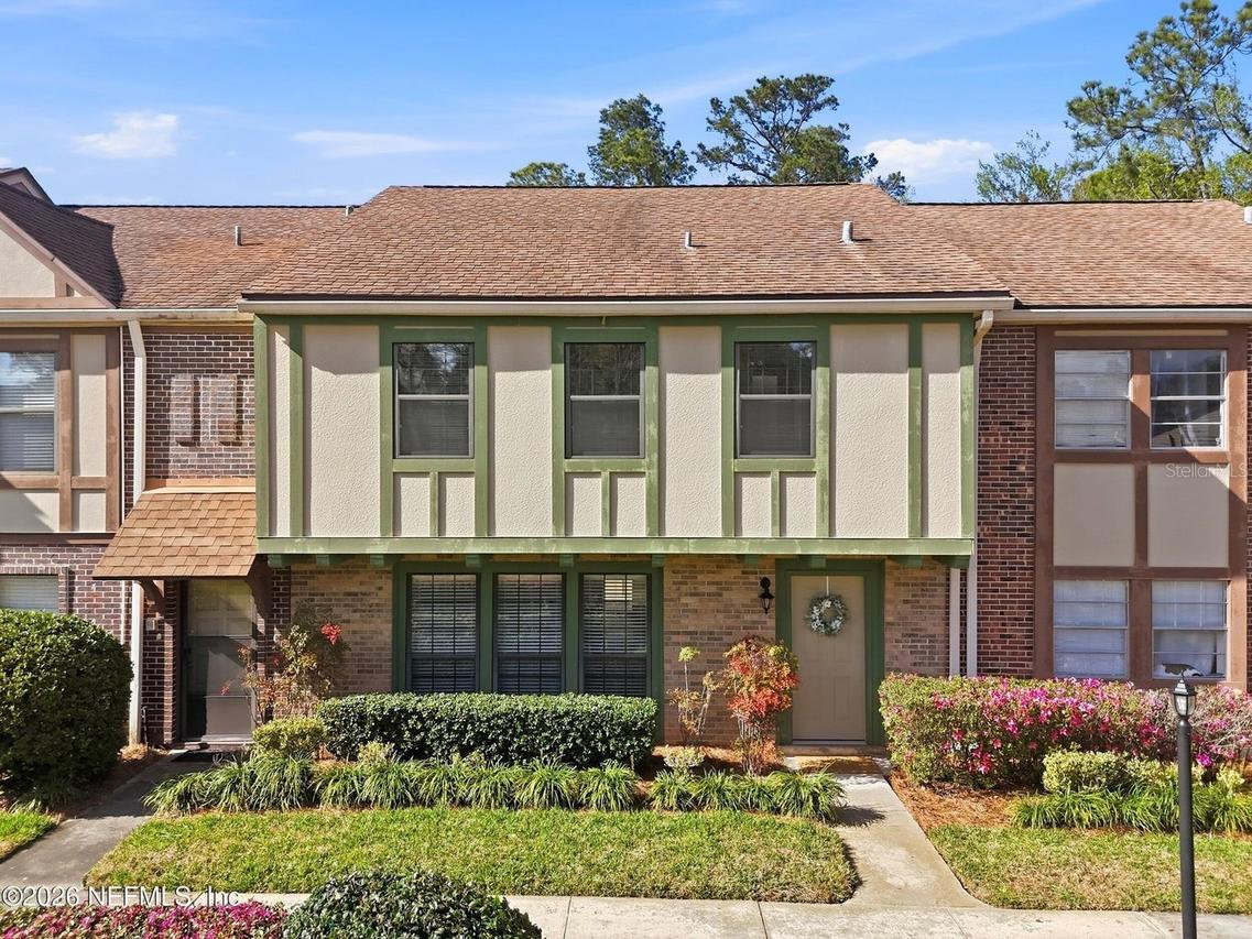 8153 Sutton Pl., Jacksonville, FL 32217