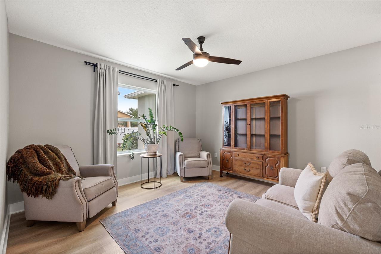 122 Los Arbor Dr., Deland, FL 32724