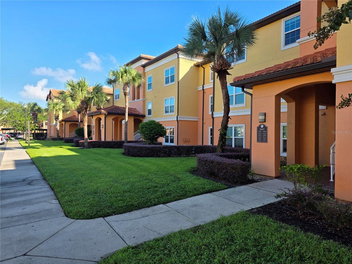 5447 Vineland Rd. #1210, Orlando, FL 32811