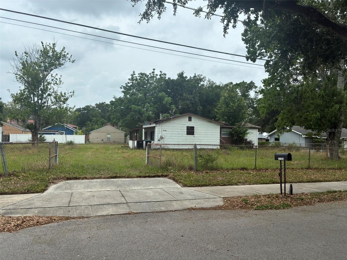 2726 S Brown Ave., Orlando, FL 32806