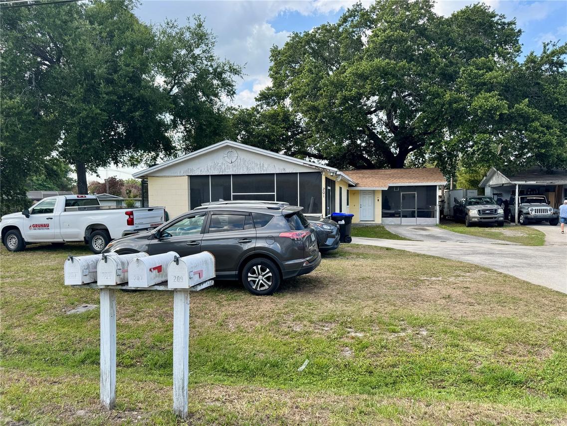 201 E Buchanon Ave., Orlando, FL 32809