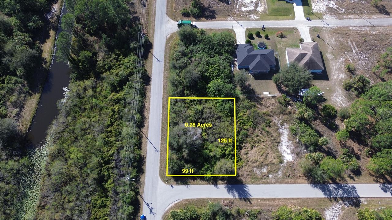 880 Gulf Ln., Lehigh Acres, FL 33974