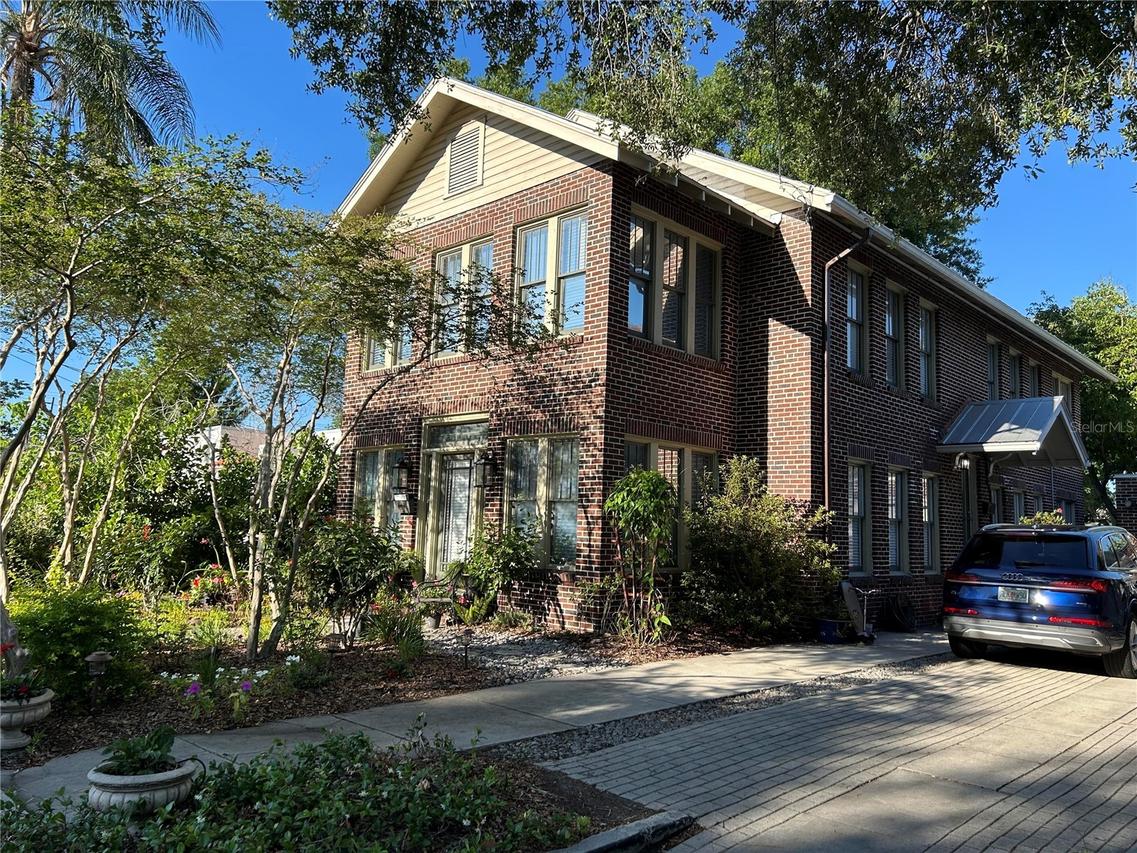 5205 N Central Ave., Tampa, FL 33603