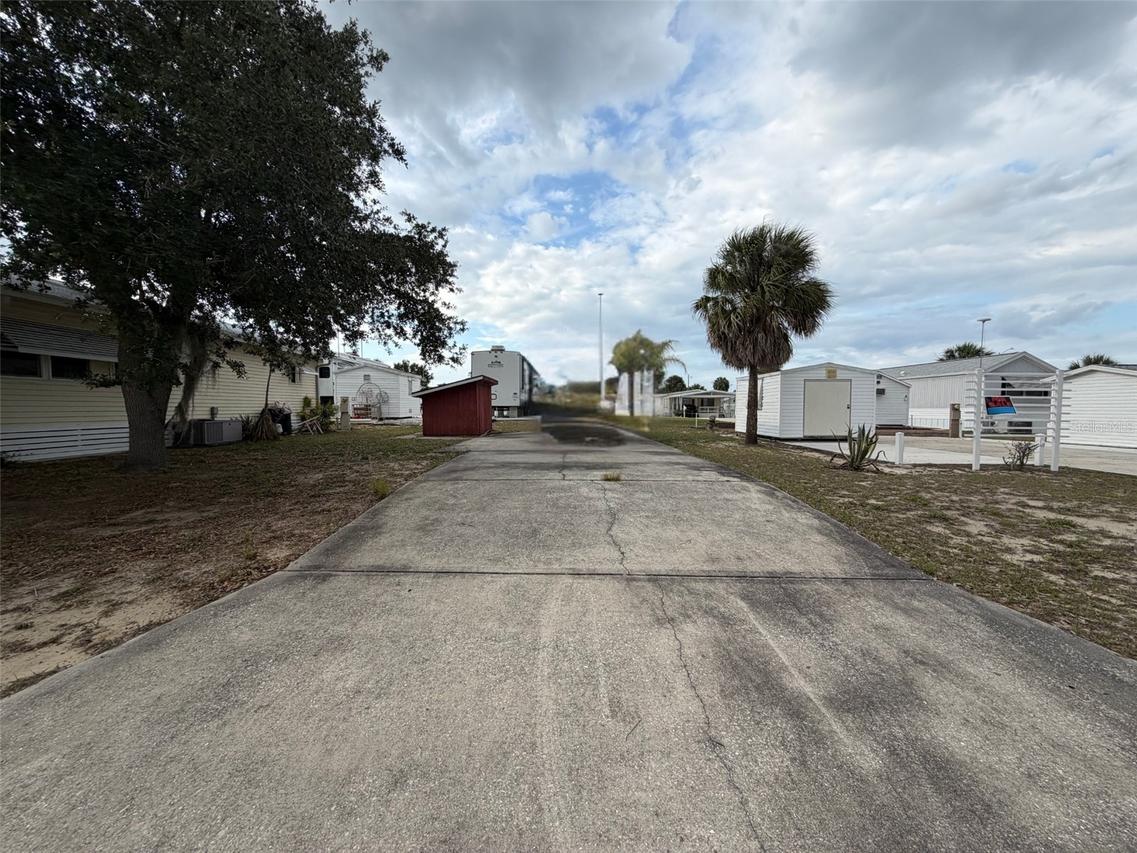 86 Iron Ln., Haines City, FL 33844