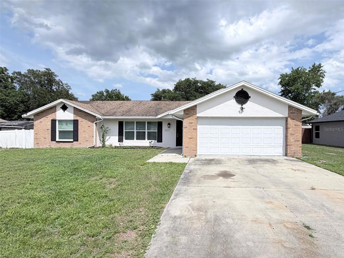 3237 London Ave., Deltona, FL 32738