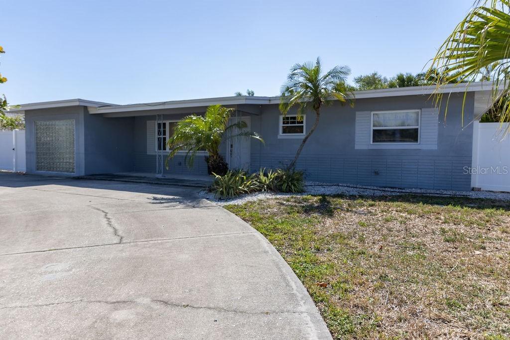 10126 E 4th St., Treasure Island, FL 33706