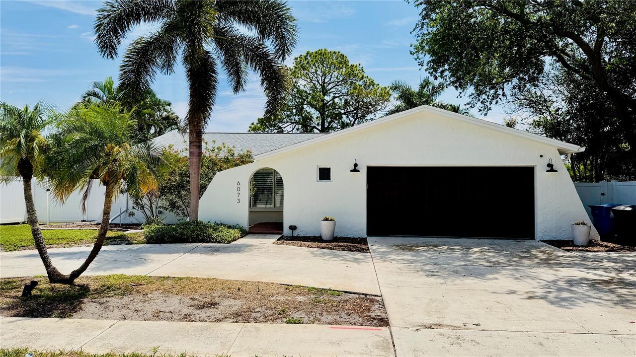 6073 Tanglewood Dr., St Petersburg, FL 33703