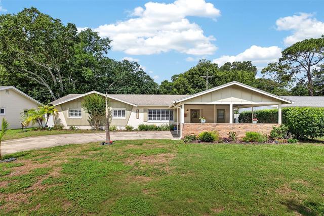 New Homes with In-ground Swimming Pools That Attend Winter Park High School: May 17th to May 23rd
