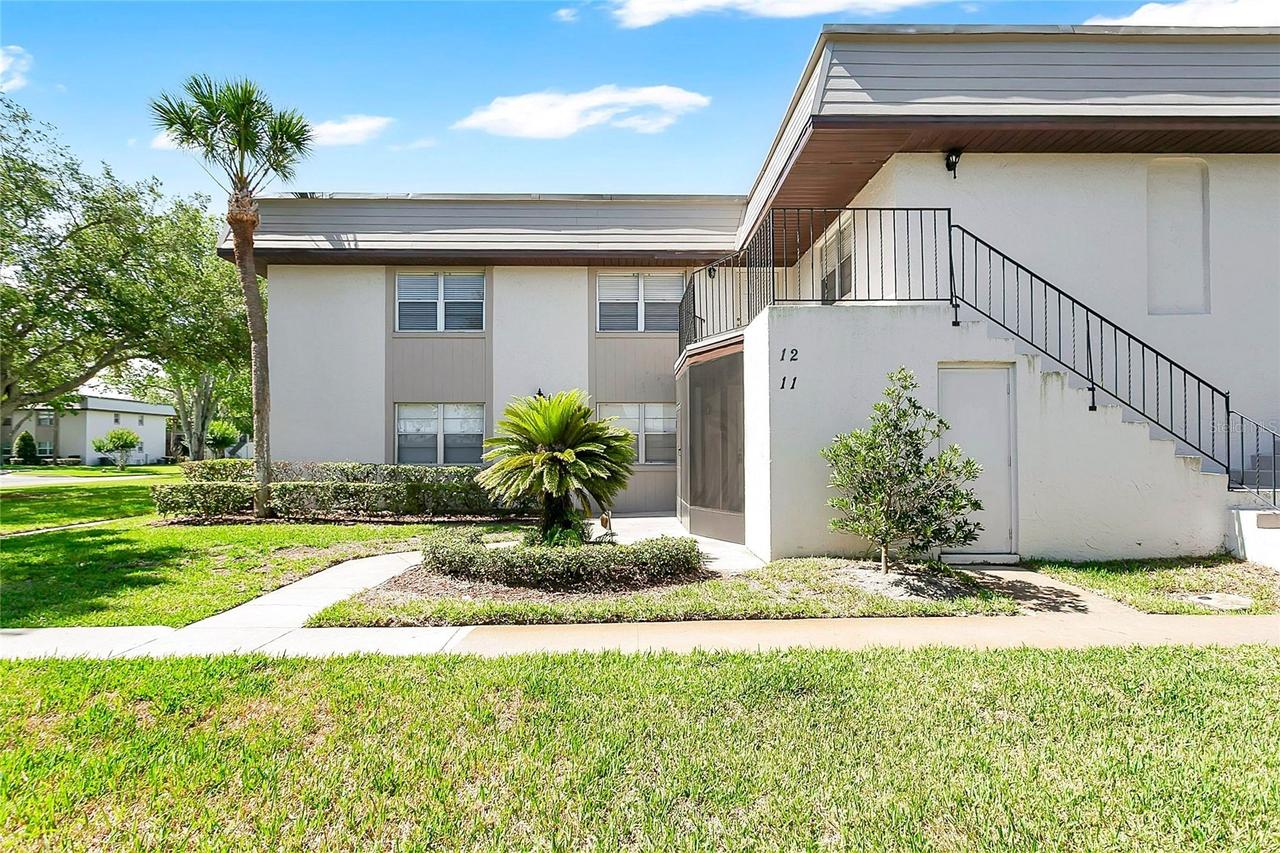 11 Windtree Ln. #B, Winter Garden, FL 34787