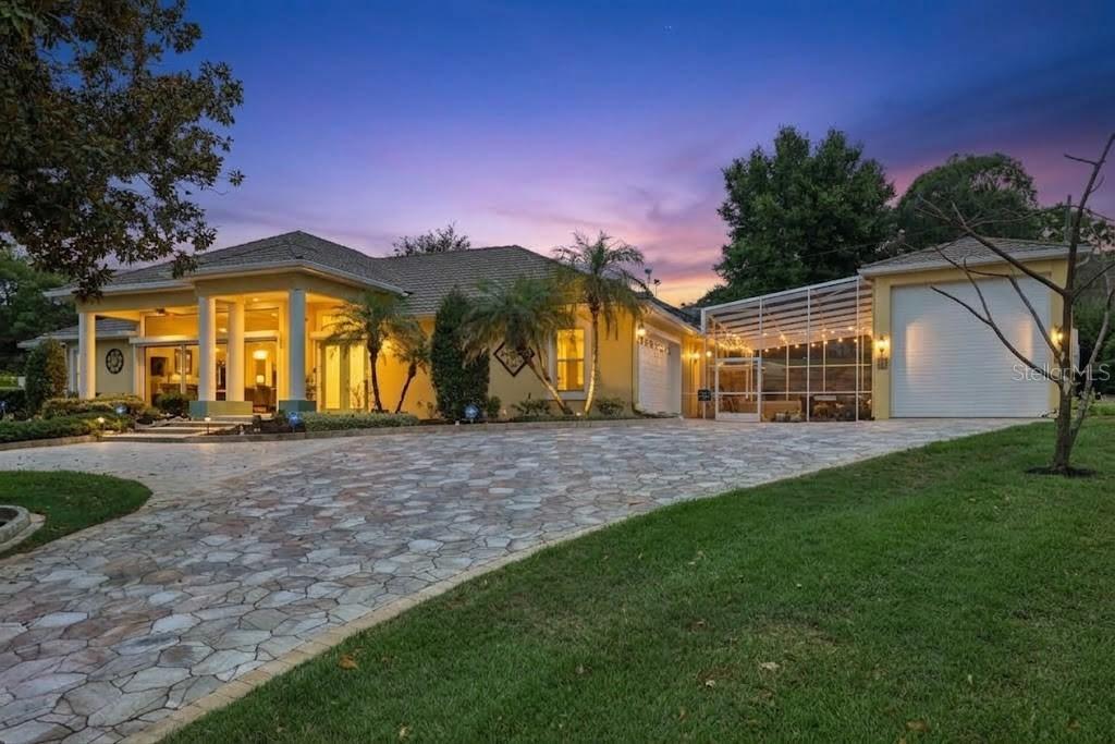 12128 Lakeshore Dr., Clermont, FL 34711