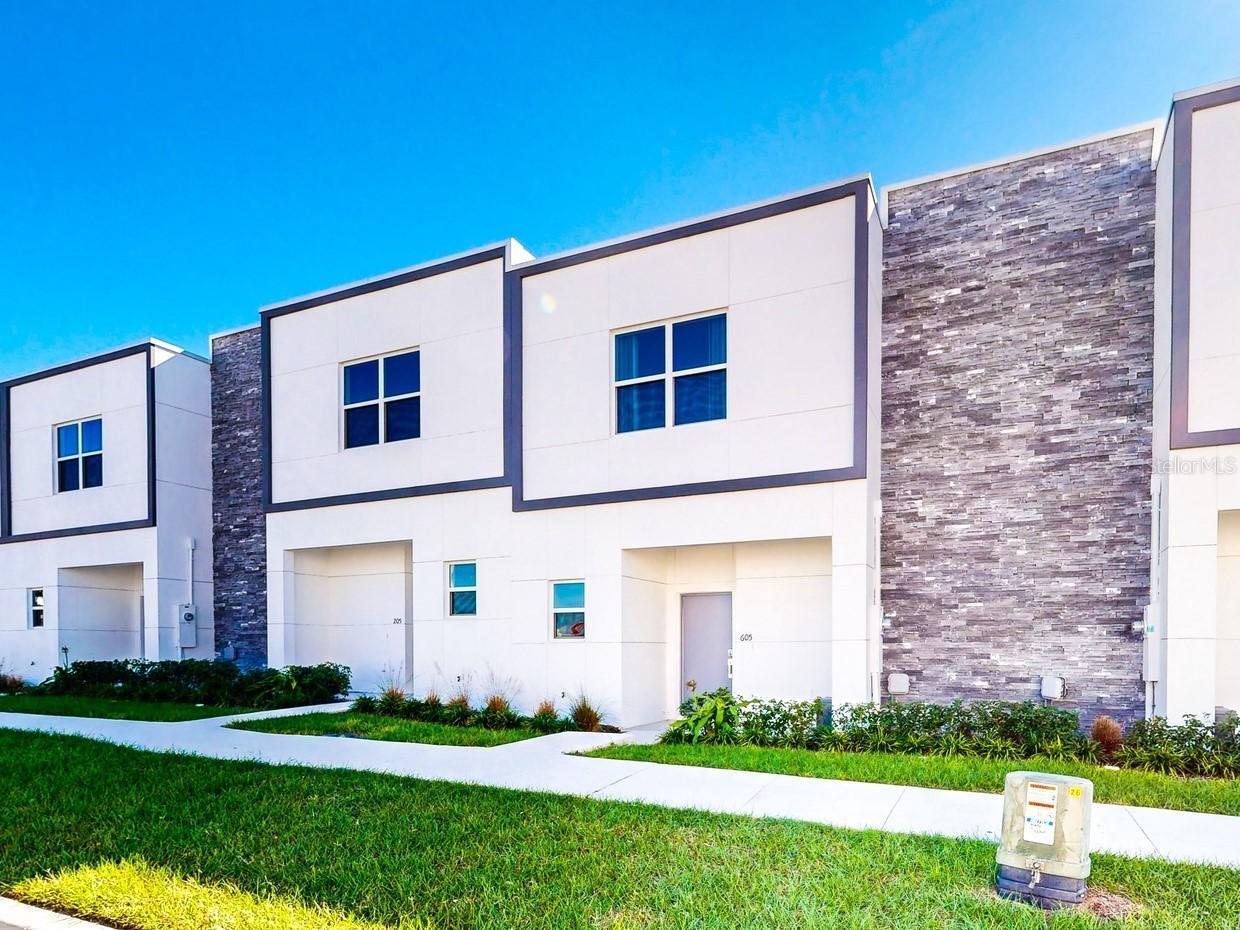 605 Trikomo Dr., Davenport, FL 33896