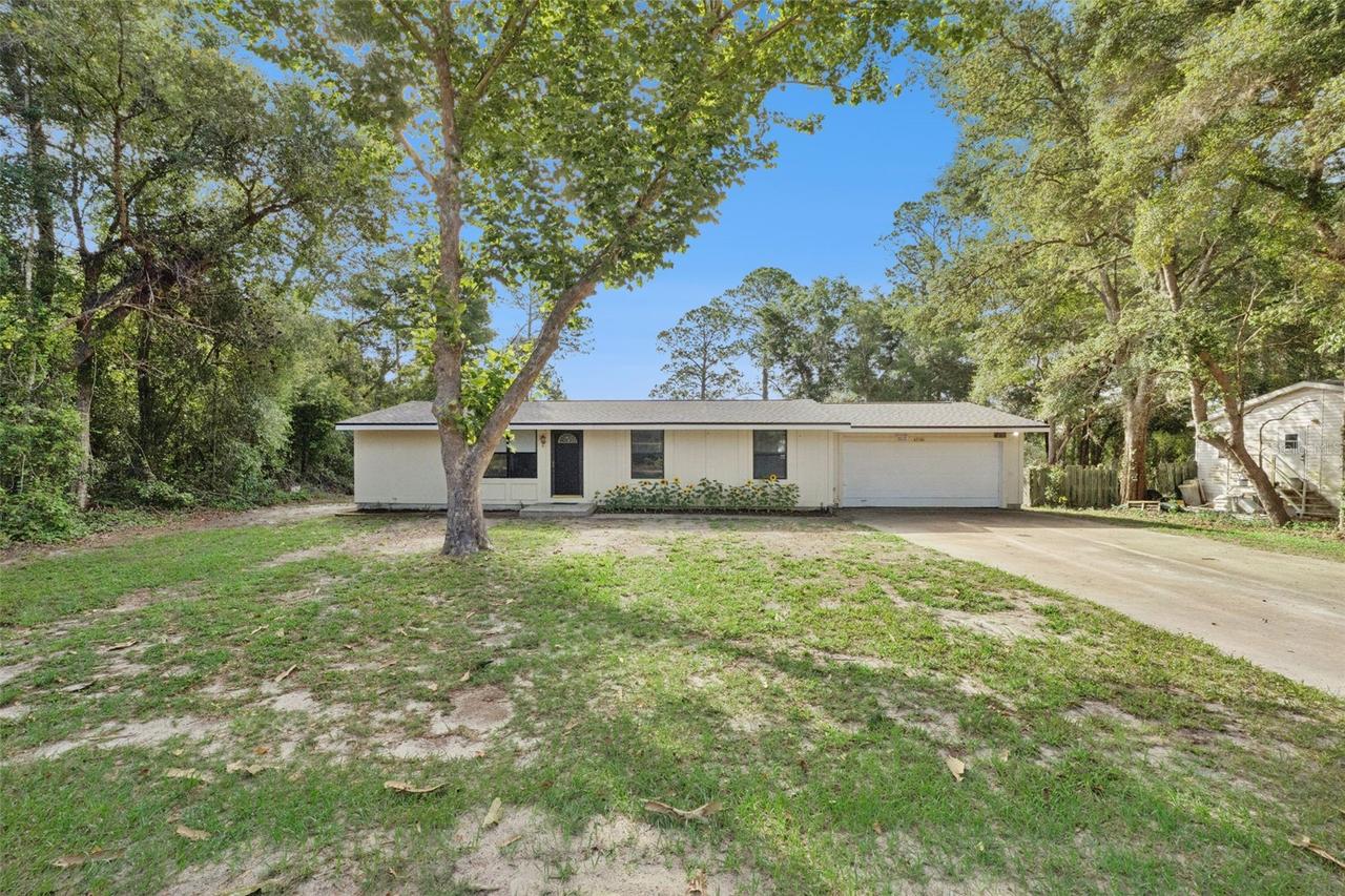 42146 Pine Valley Dr., Paisley, FL 32767