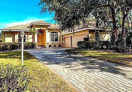 1704 Amberwynd Cir., Palmetto, FL 34221