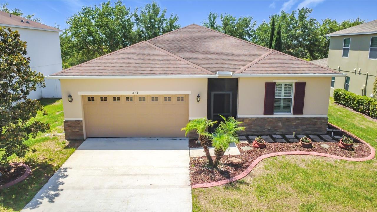 1764 Dunedin Dr., Tavares, FL 32778