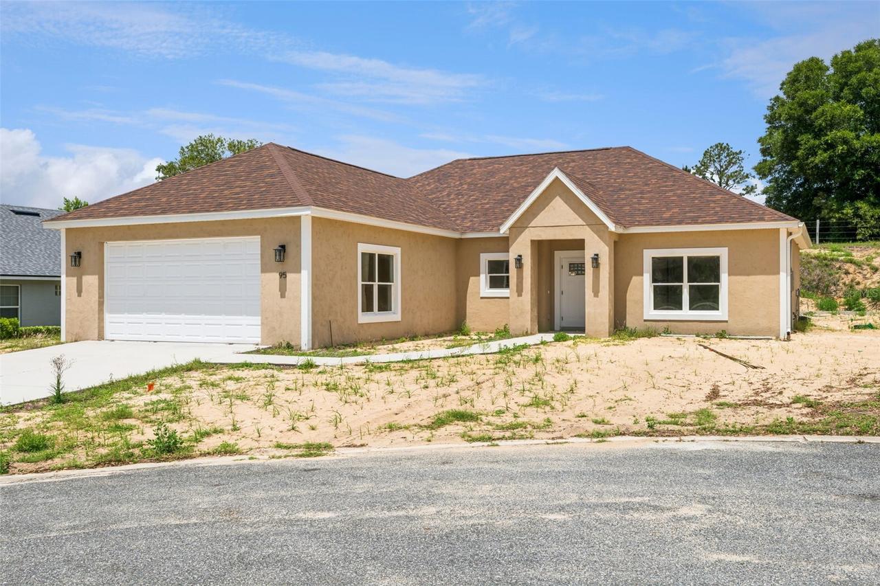 95 Fairway Cir., Umatilla, FL 32784