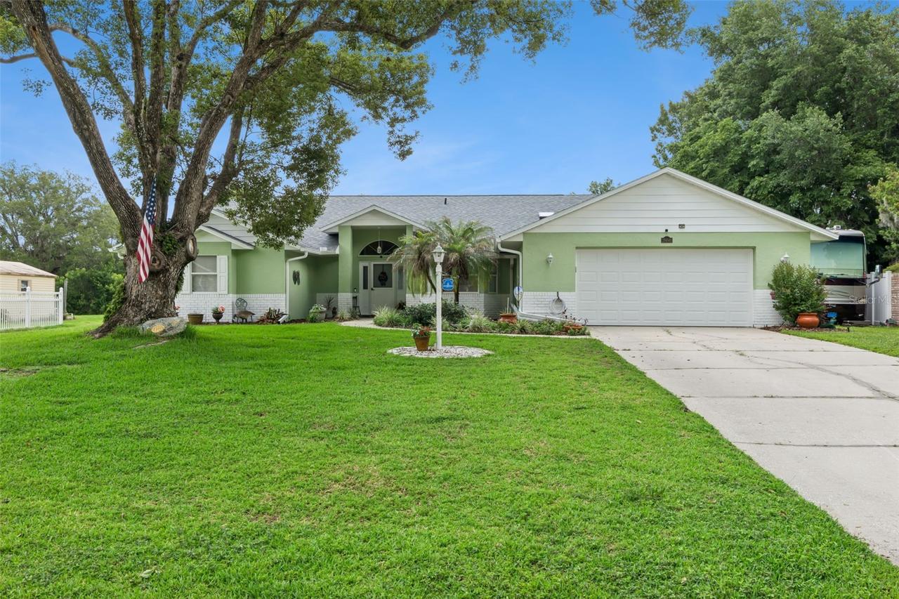 28646 Tammi Dr., Tavares, FL 32778
