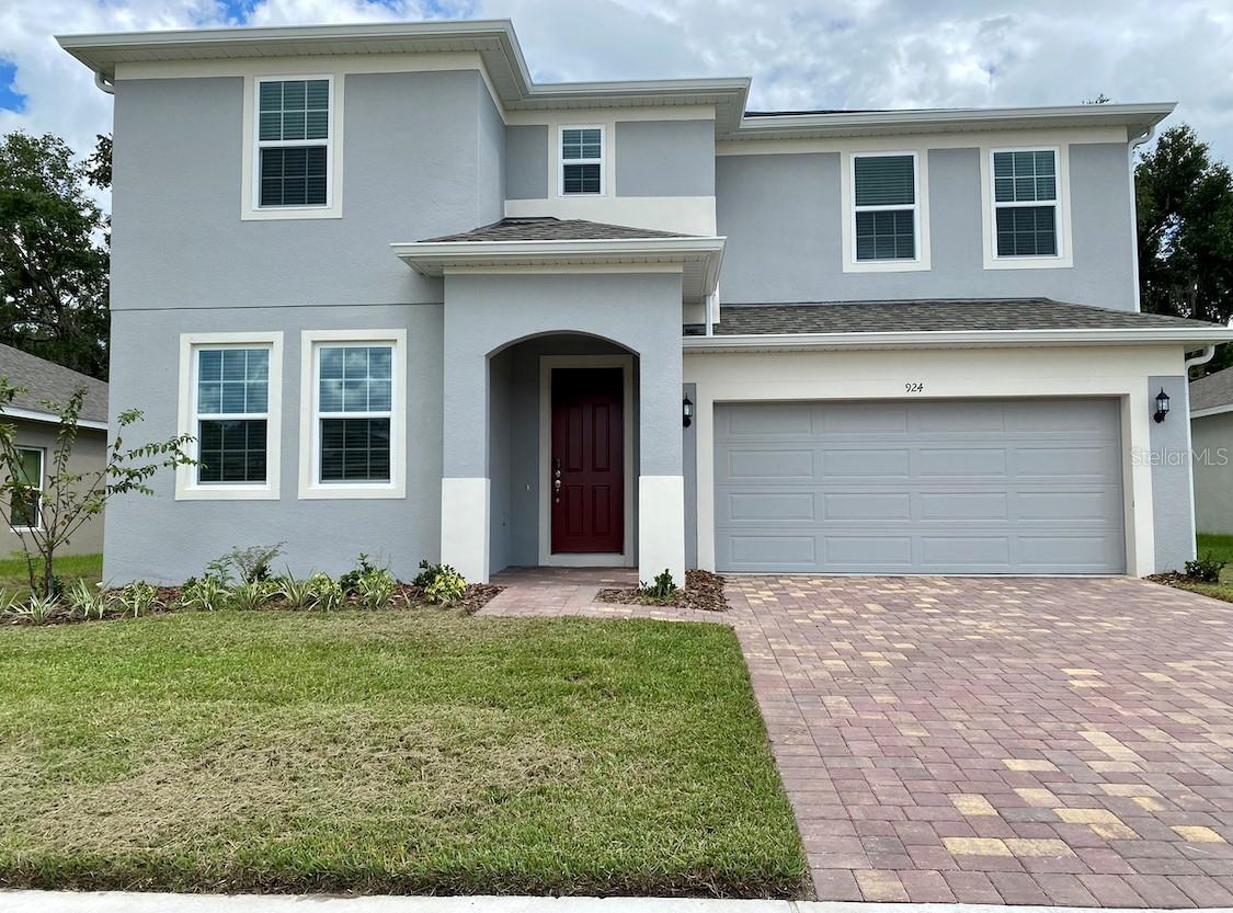924 Avenal Ln., Davenport, FL 33837