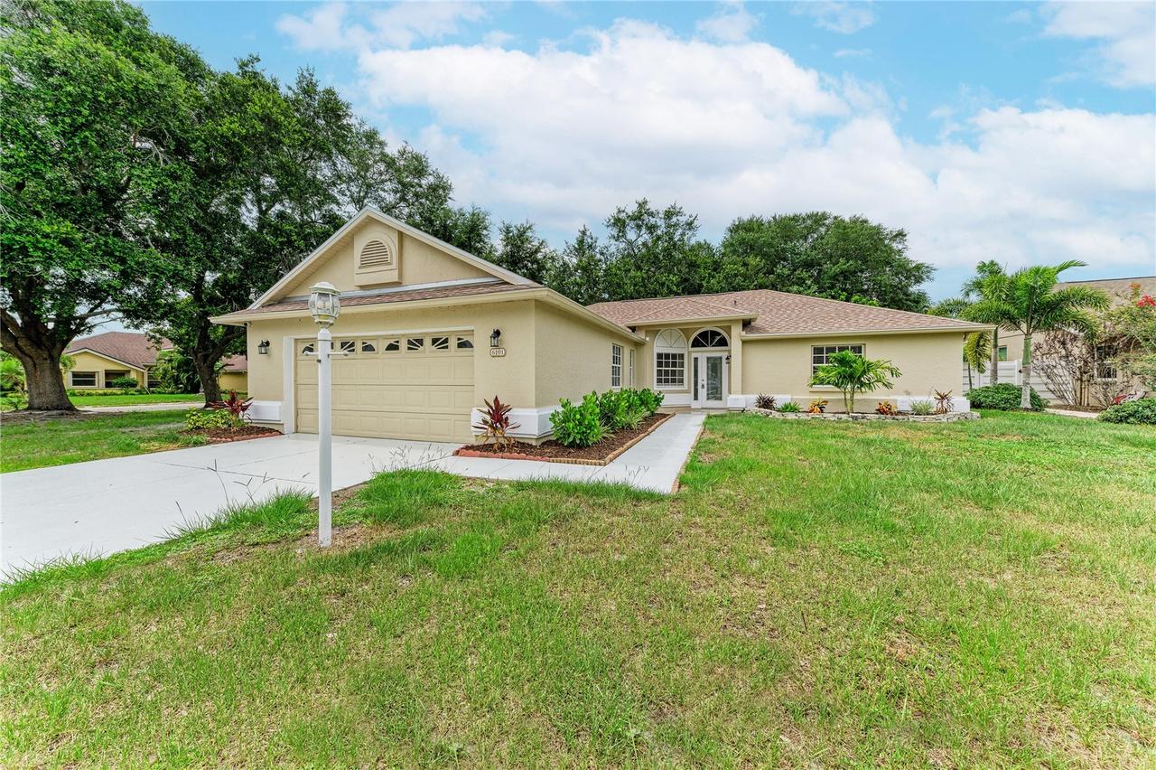 6101 55th Avenue Cir., Bradenton, FL 34203