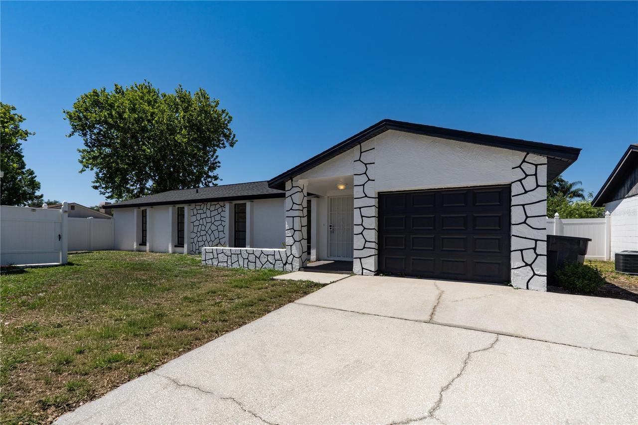 9501 Camden Hill Ct., Tampa, FL 33615