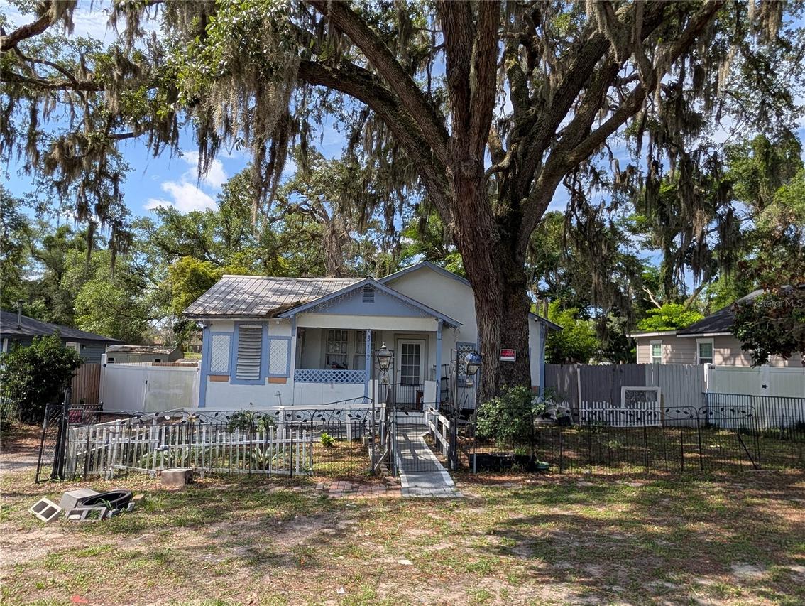 312 E 7th St., Apopka, FL 32703