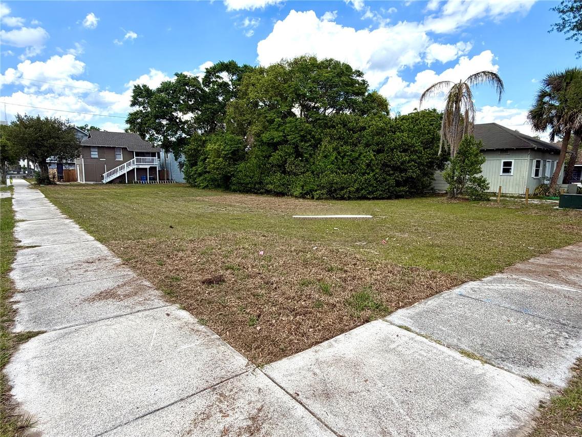 203 Avenue C, Winter Haven, FL 33881