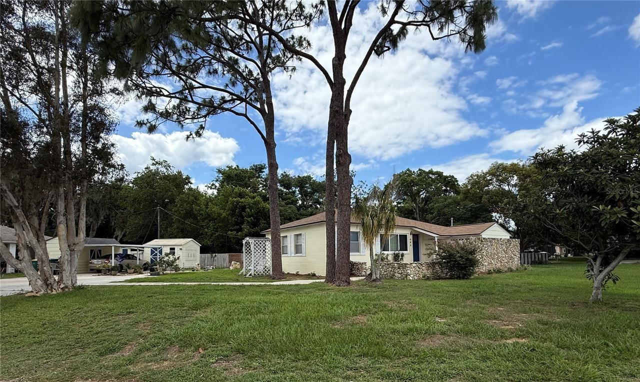 465 Briarcliff Ave., Eustis, FL 32726