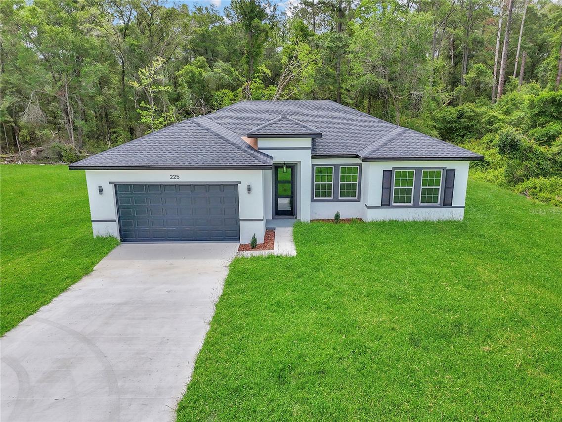 225 E Caldwell Dr., Dunnellon, FL 34434