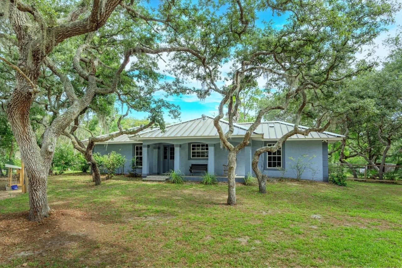 17249 Holly Ct., Umatilla, FL 32784