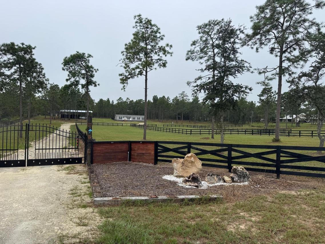 14270 SE 60 St., Morriston, FL 32668