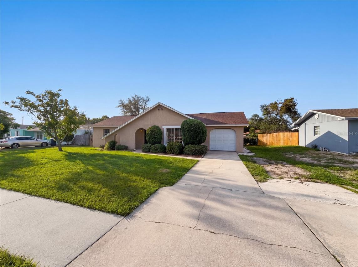 880 Fruitland Dr., Deltona, FL 32725