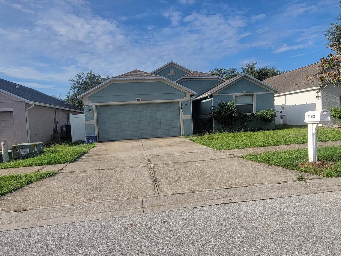 1142 Bluegrass Dr., Groveland, FL 34736