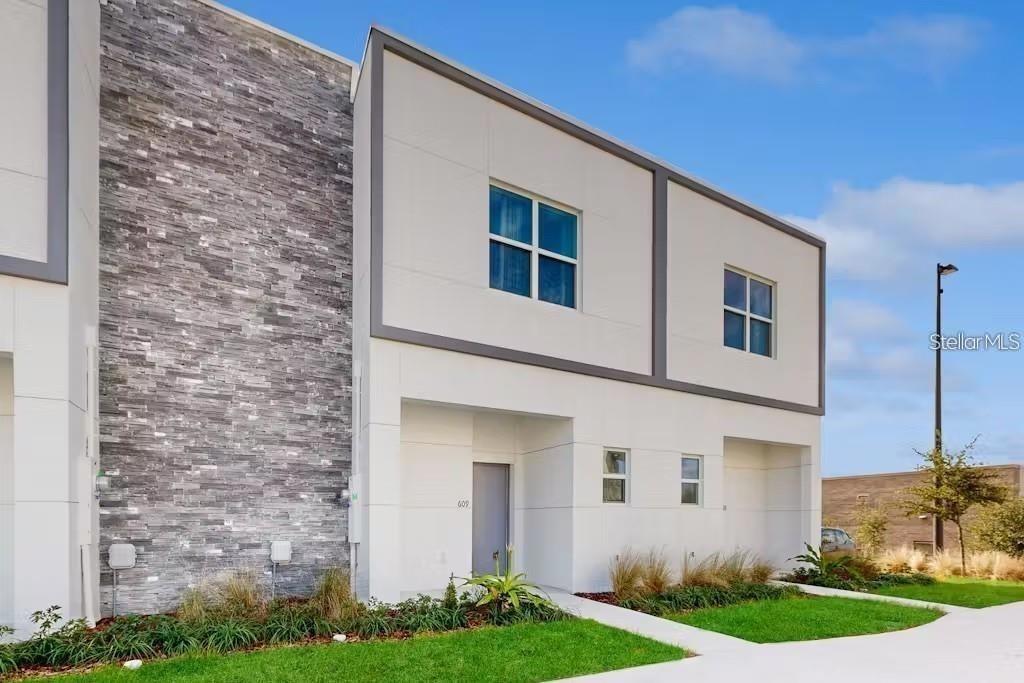 609 Trikomo Dr., Davenport, FL 33896