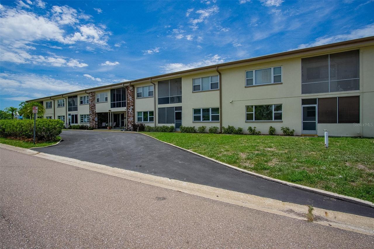 416 73rd Ave. #207, St Petersburg, FL 33702