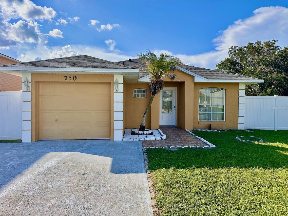 750 Pelican Ct., Kissimmee, FL 34759