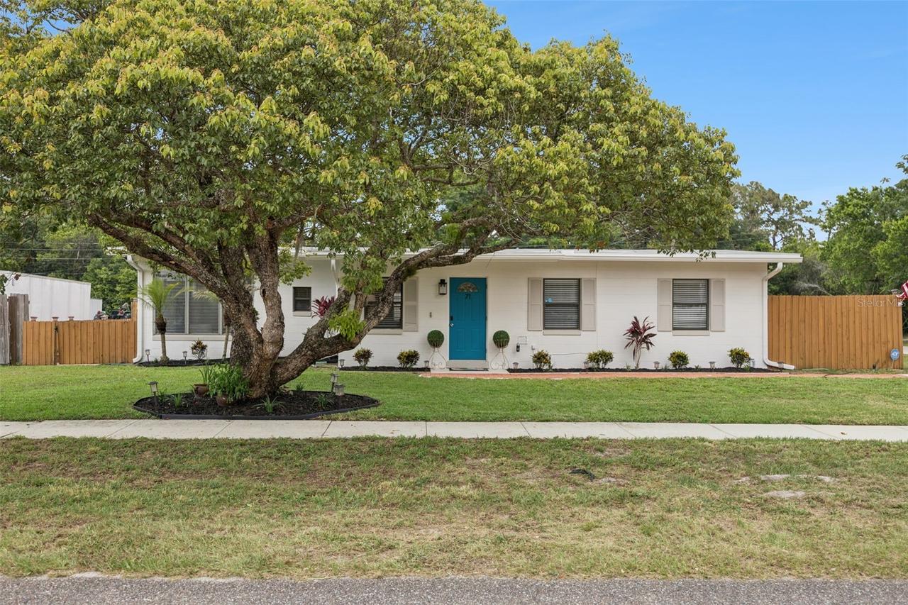 71 1st St., Chuluota, FL 32766