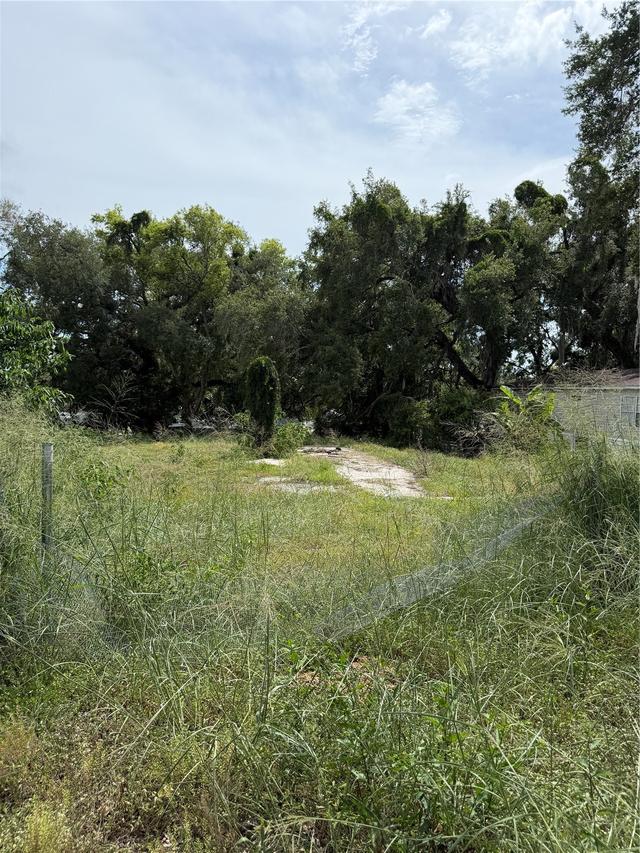 2211 Hialeah Ave., Leesburg, FL 34748