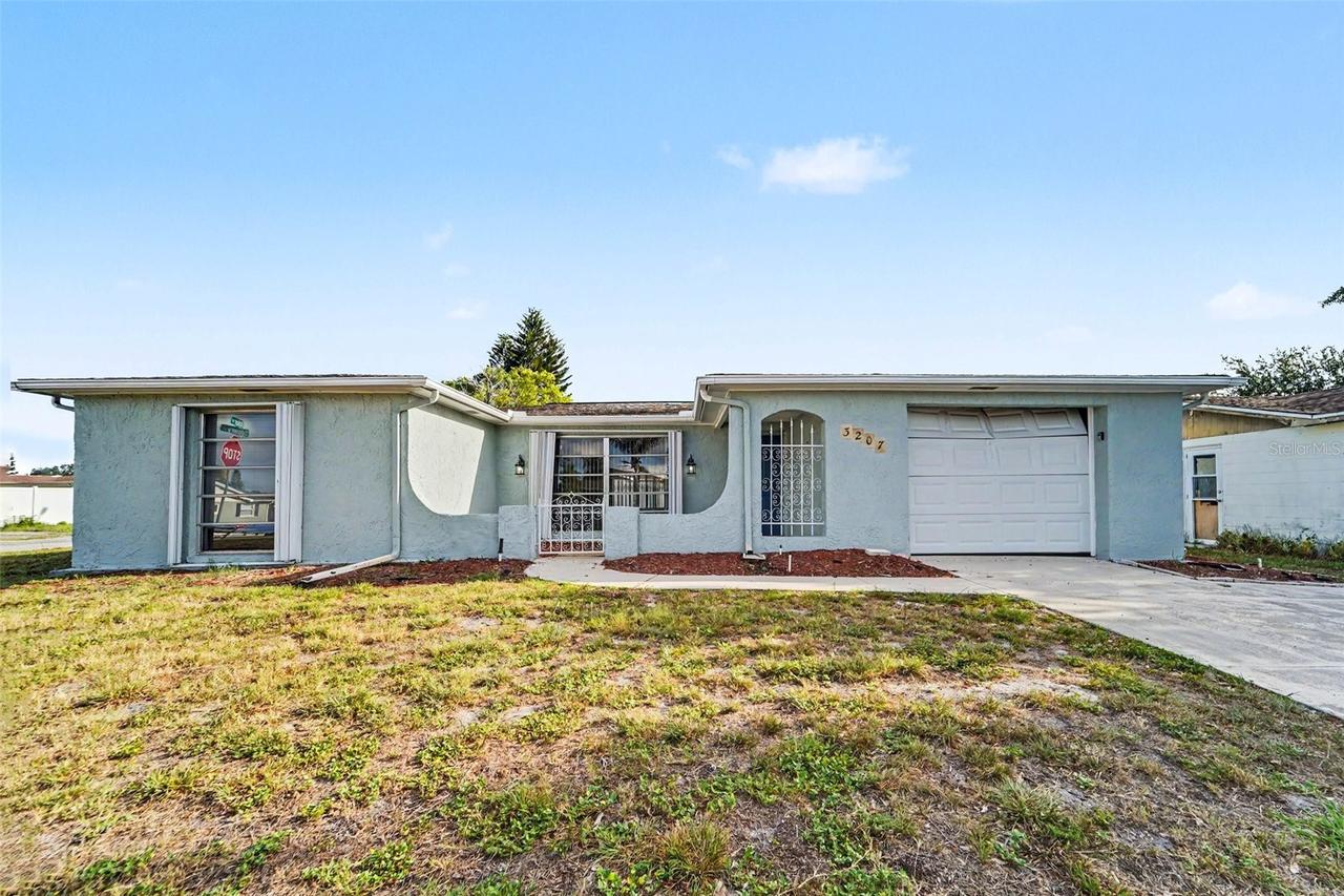 3207 Salisbury Dr., Holiday, FL 34691