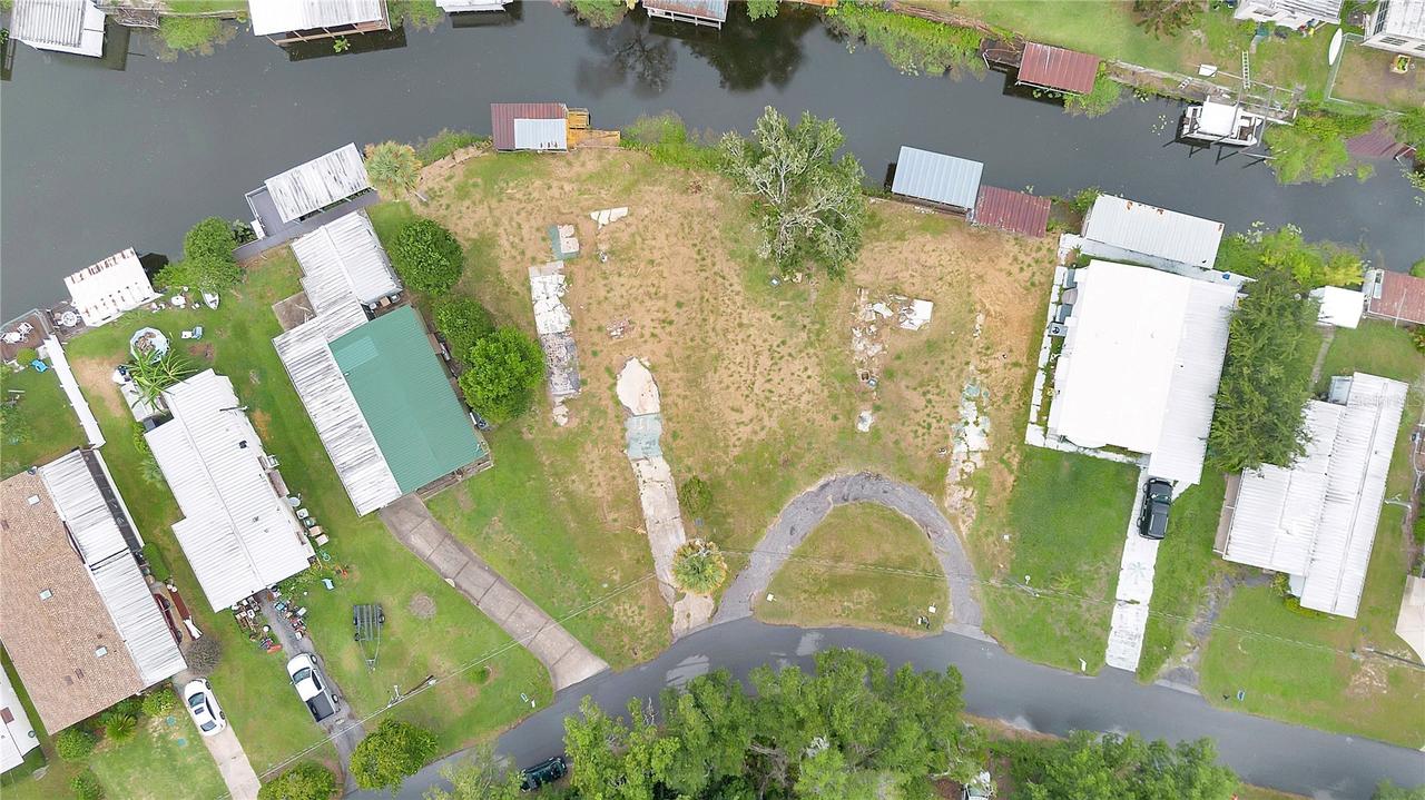 13450 Palm Dr., Astatula, FL 34705