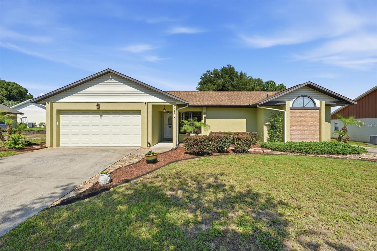 103 Ridgecrest Dr., Eustis, FL 32726